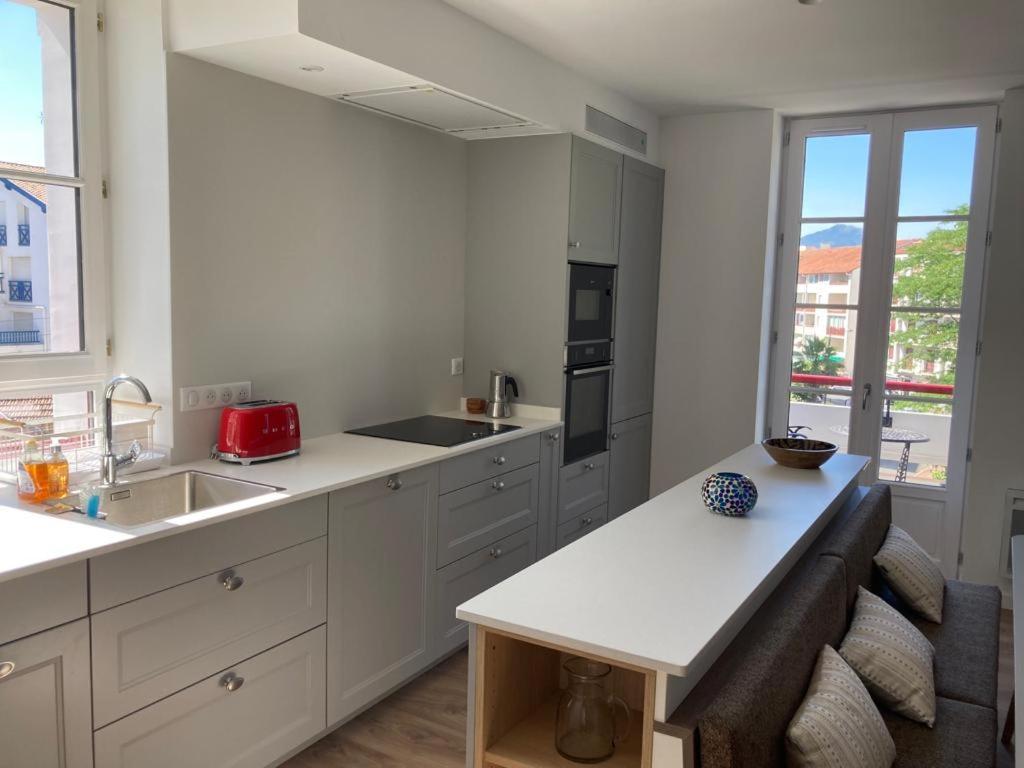 Superbe Appartement T3 Au Centre Plage .Parking Hendaye Kültér fotó