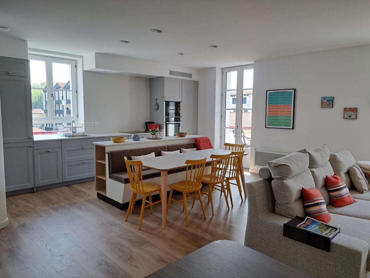 Superbe Appartement T3 Au Centre Plage .Parking Hendaye Kültér fotó